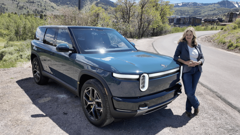 Do You Really Need a 3-Row SUV? 12 of the Best Mid-Size SUVs Show a 5-Seater SUV Can Do It All