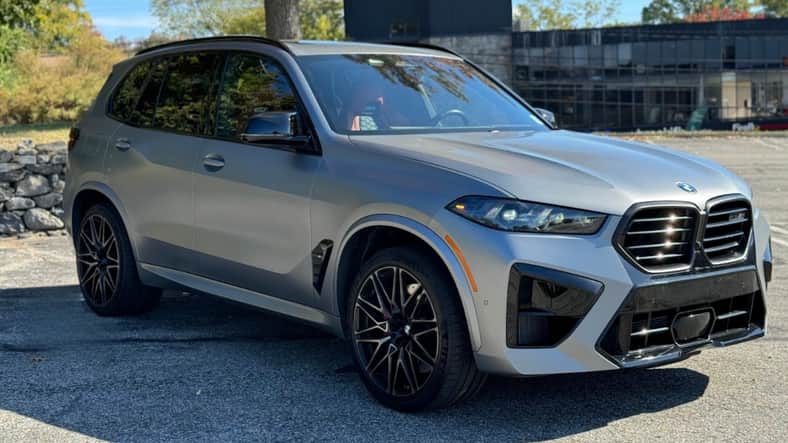 The side profile of the 2023 BMW X5