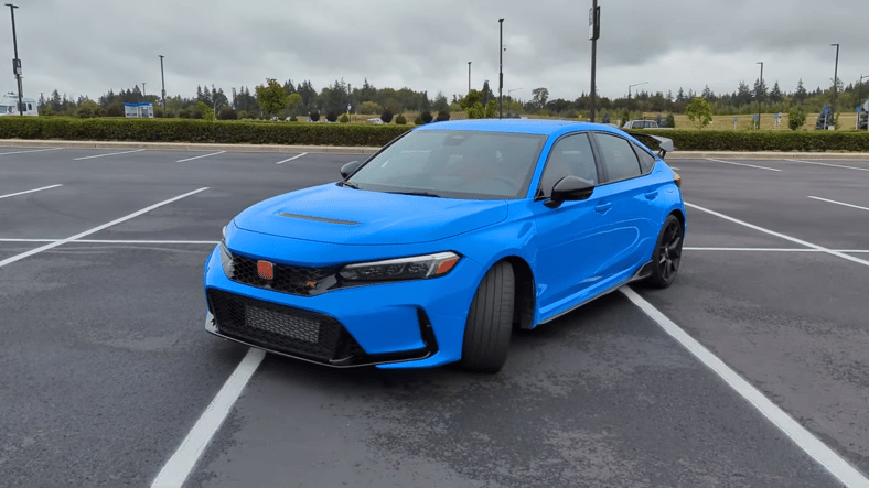 The front end of the 2026 Honda Civic Type R